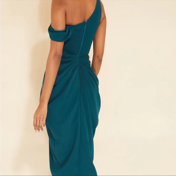 NWT PREETY LITTLE THING EMERALD GREEN ASYMMETRIC STRAP DRAPED DRESS❣️ - Picture 2 of 5